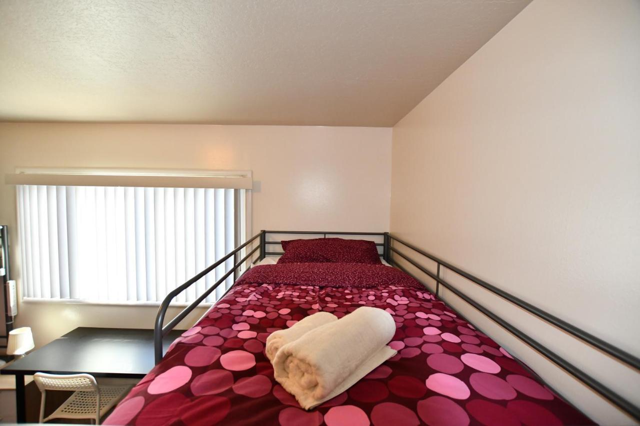 Hostel Style Shared Room Дейли-Сити Экстерьер фото